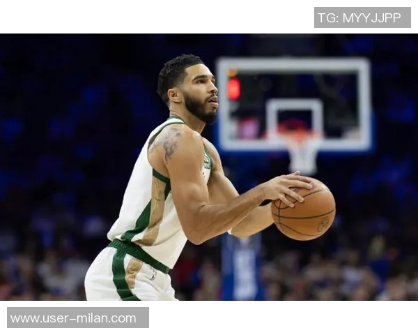 怀特称赞塔图姆努力提升自我并将这种精神融入康复训练中 怀特称赞塔图姆努力提升自我并将这种精神融入康复训练中