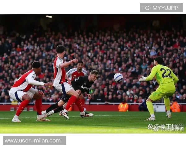 欧文赛季初看好利物浦夺冠现转而支持阿森纳更有希望 欧文赛季初看好利物浦夺冠现转而支持阿森纳更有希望