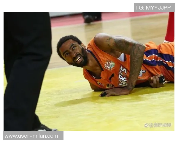 科尔调侃巴特勒重摔后全身疼痛感我60岁也有同感 科尔调侃巴特勒重摔后全身疼痛感我60岁也有同感